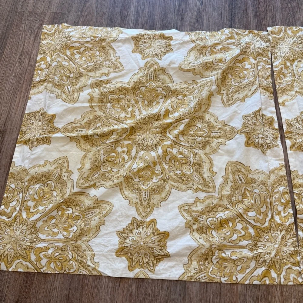 Pottery Barn Paisley Gold Yellow Ivory Large Euro Pillow Shams Cotton 26x26
